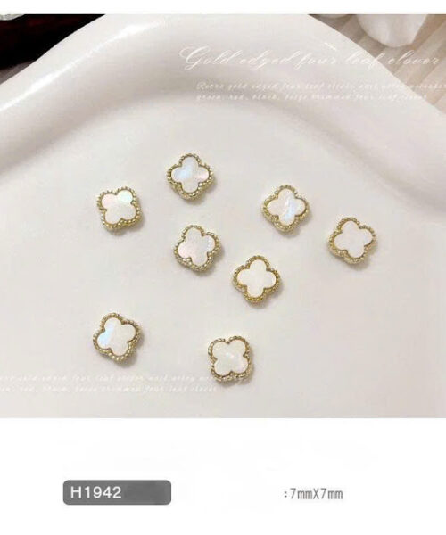 Charm móng cỏ 4 lá đính đá retro