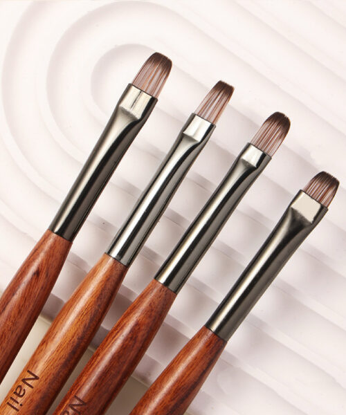 Bàn chải làm móng bằng gỗ đàn hương